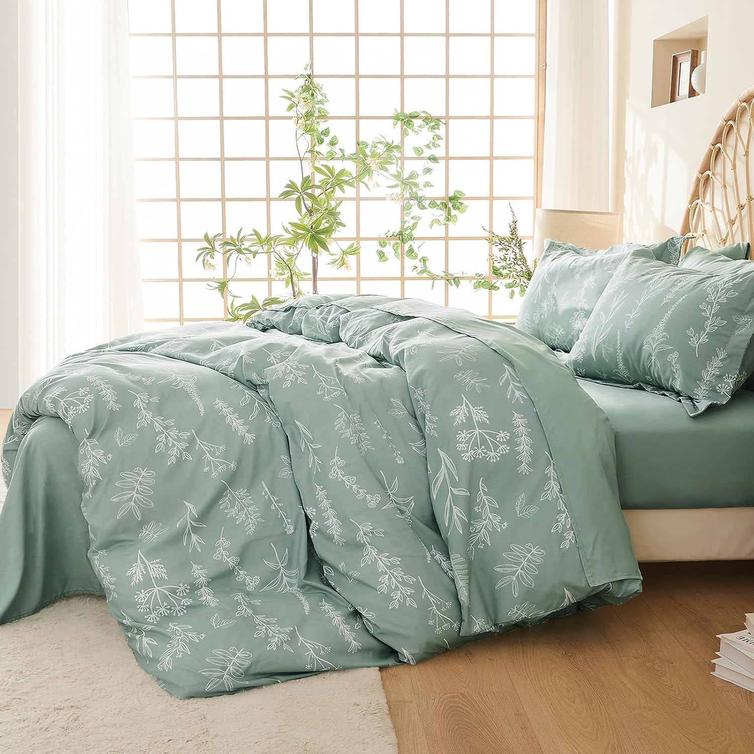 Green Floral Double-Sided Duvet Cover Set (3-Piece) - Extra Large Size