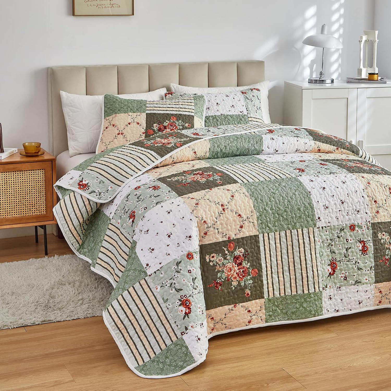 Patchwork Floral Bedspread Set (3-Piece) - Reversible