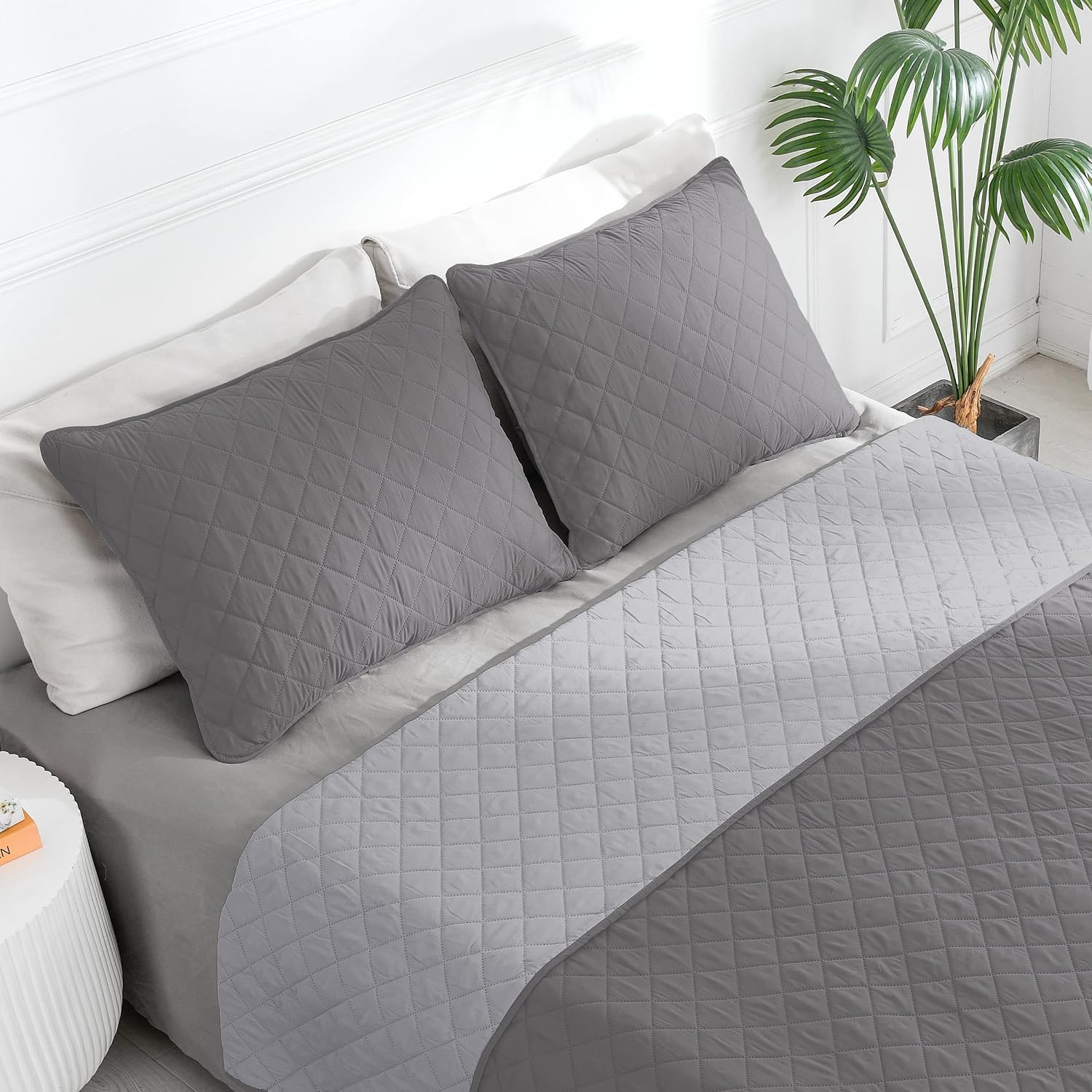 Gray Double-Sided Quilted Bedspread - Large Size