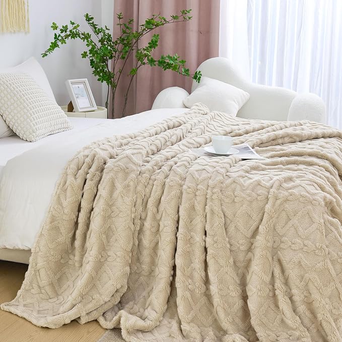 Soft fleece blanket 50x60 inches, lightweight and warm sofa blanket